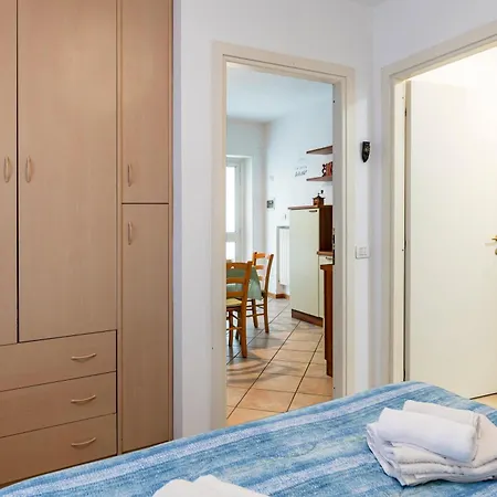 Guest Host - Il Loto Appartamento